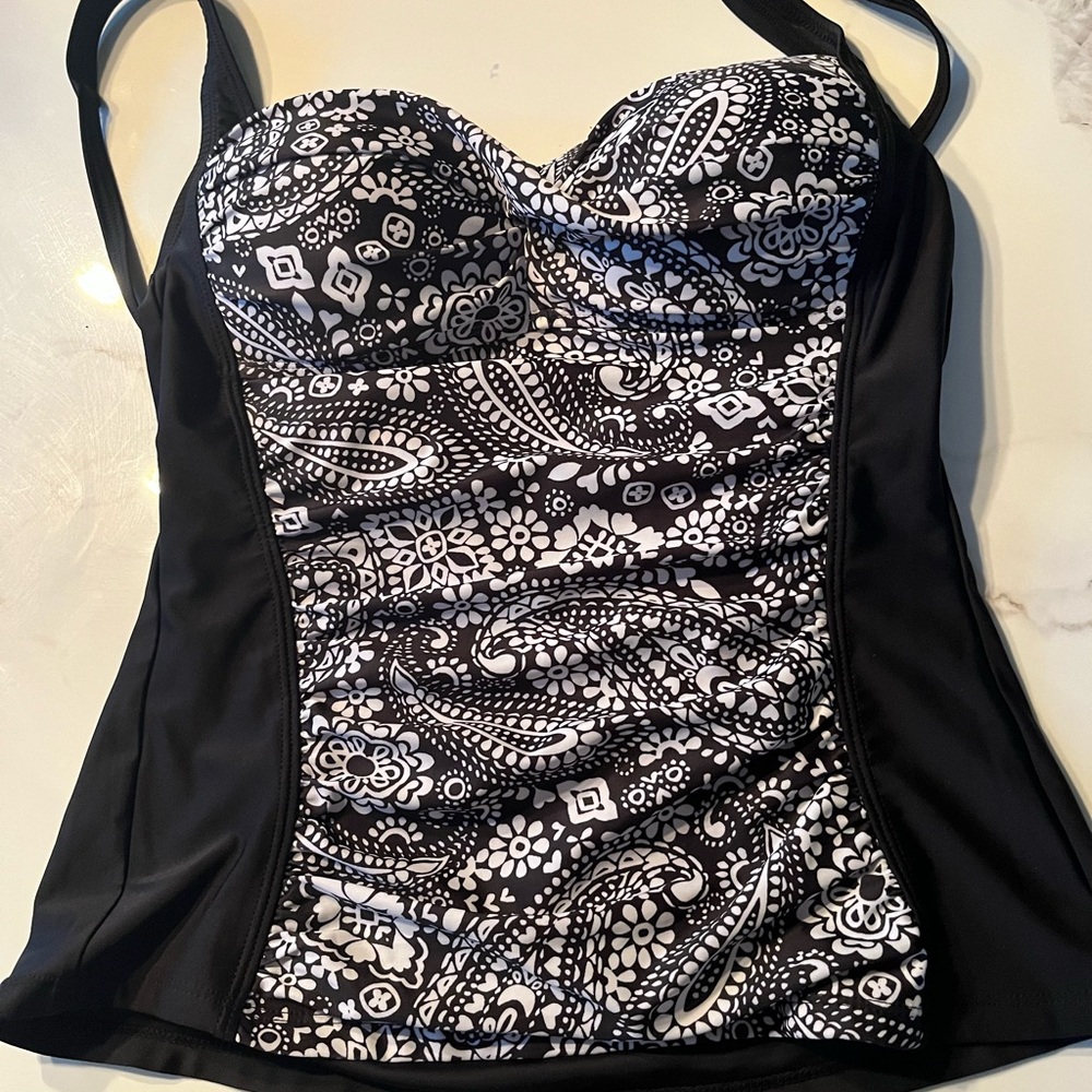 Elegant Black and White One Piece Swimsuit with Paisley Print